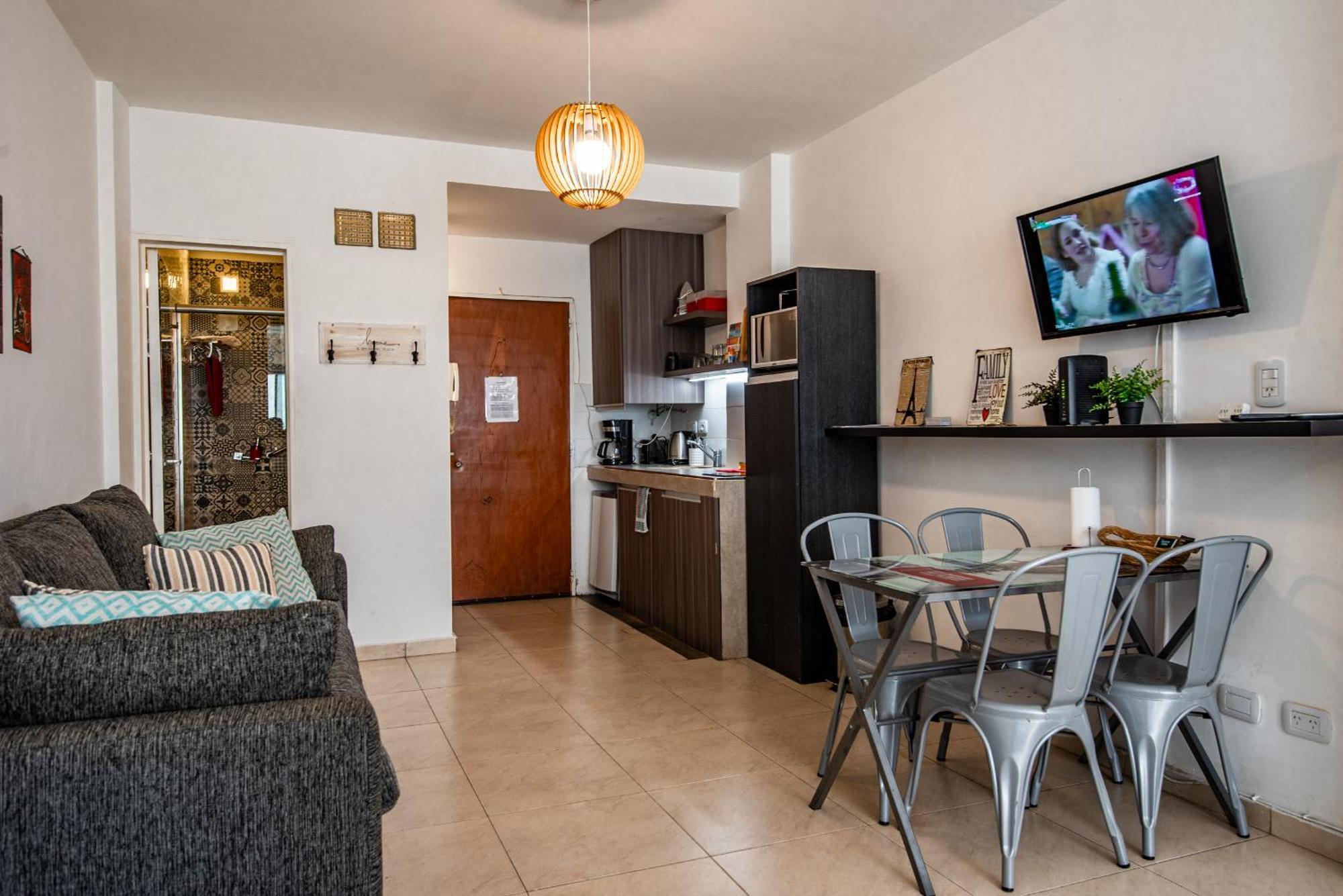 Departamento Completo En Microcentro, A Pasos Del Obelisco, Con Wifi, Ac Y Cocina Equipada Apartment - Buenos Aires — Photos 2